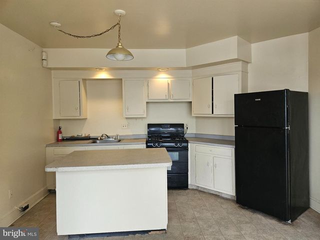 190 W MAPLEWOOD AVE, Philadelphia, PA 19144