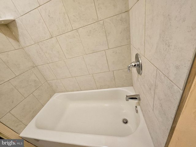 190 W MAPLEWOOD AVE, Philadelphia, PA 19144