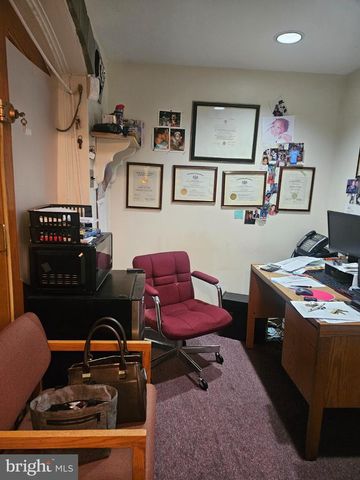 190 W MAPLEWOOD AVE, Philadelphia, PA 19144