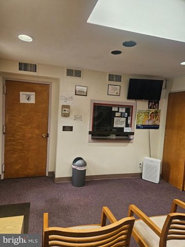 190 W MAPLEWOOD AVE, Philadelphia, PA 19144