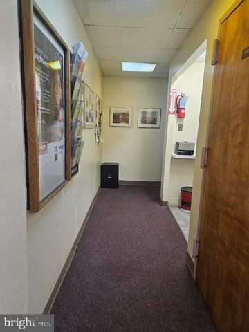 190 W MAPLEWOOD AVE, Philadelphia, PA 19144