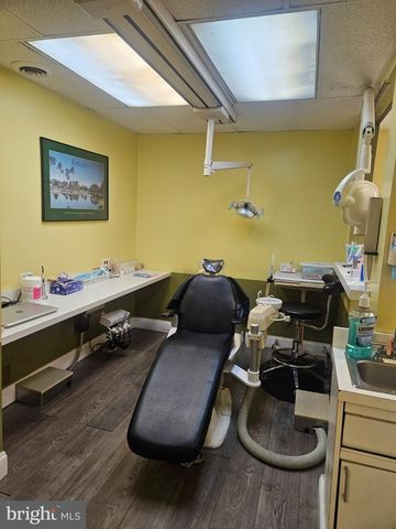 190 W MAPLEWOOD AVE, Philadelphia, PA 19144