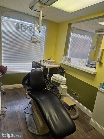 190 W MAPLEWOOD AVE, Philadelphia, PA 19144