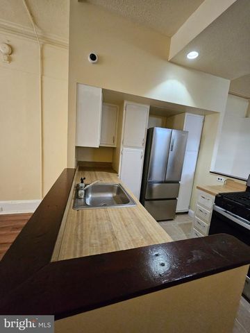 190 W MAPLEWOOD AVE, Philadelphia, PA 19144