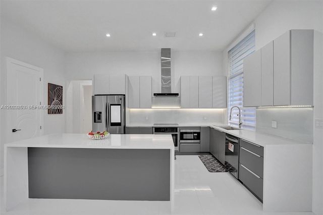 1759 SW 30th Pl 0, Fort Lauderdale, FL 33315