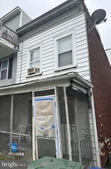 2005 FAIRLAWN AVE SE, Washington, DC 20020