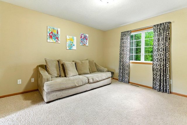 4206 Knoll Ridge Drive, Cedar Falls, IA 50613