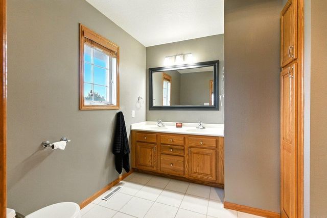 4206 Knoll Ridge Drive, Cedar Falls, IA 50613