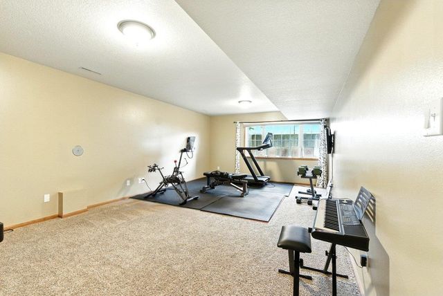 4206 Knoll Ridge Drive, Cedar Falls, IA 50613