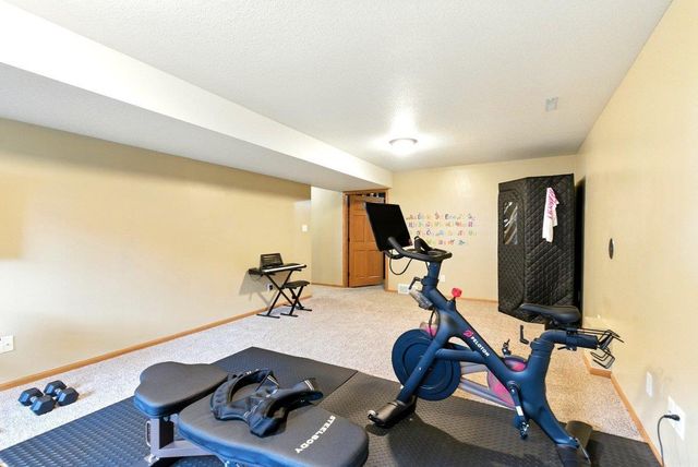 4206 Knoll Ridge Drive, Cedar Falls, IA 50613