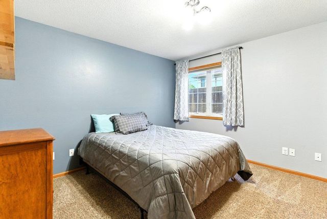 4206 Knoll Ridge Drive, Cedar Falls, IA 50613