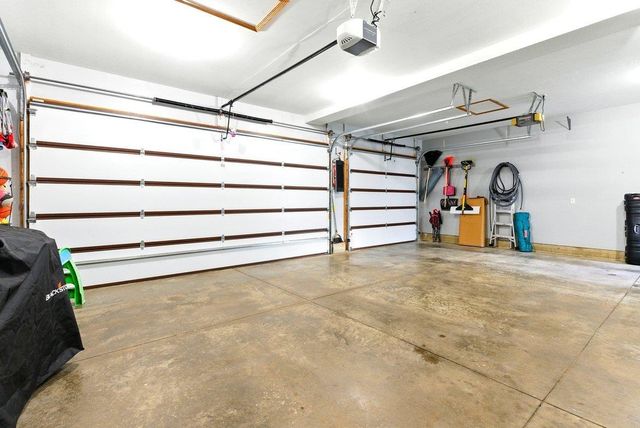 4206 Knoll Ridge Drive, Cedar Falls, IA 50613