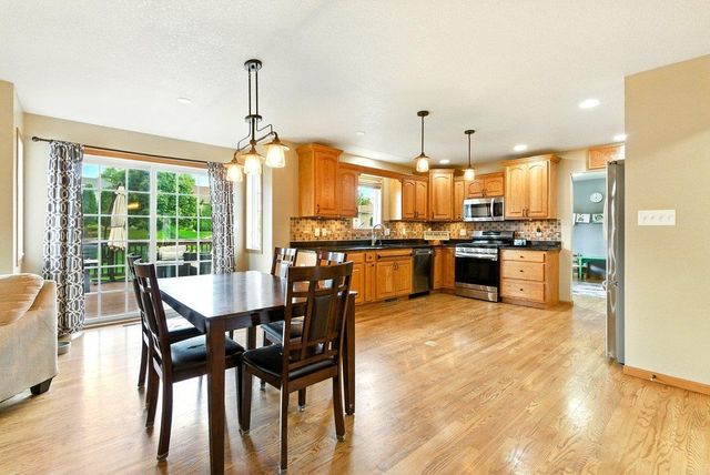 4206 Knoll Ridge Drive, Cedar Falls, IA 50613