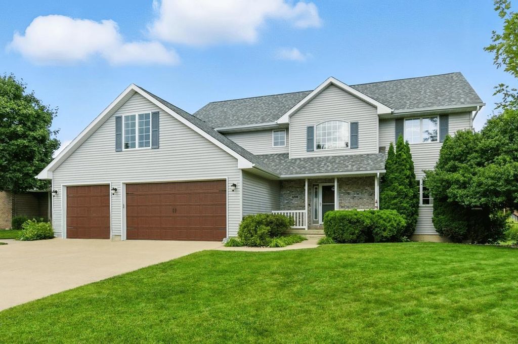 4206 Knoll Ridge Drive, Cedar Falls, IA 50613