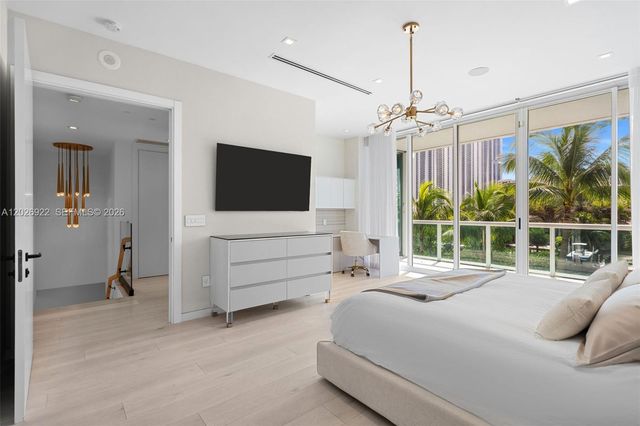 16500 Collins Avenue TH8, Sunny Isles Beach, FL 33160