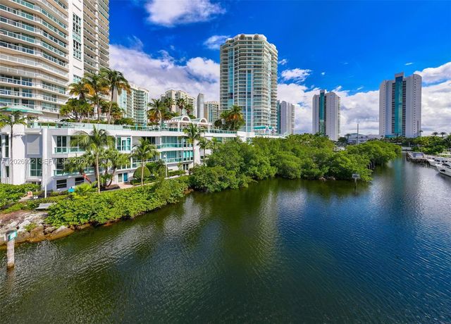 16500 Collins Avenue TH8, Sunny Isles Beach, FL 33160