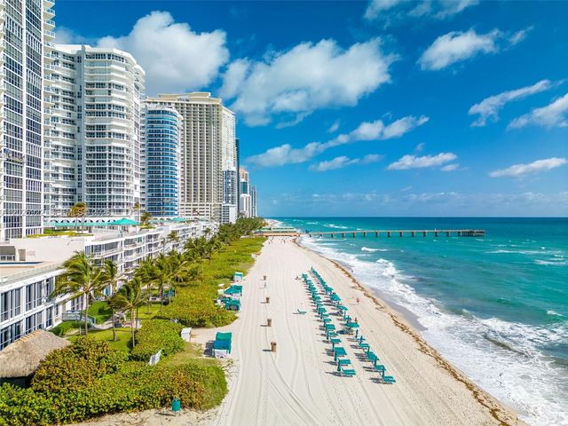 16500 Collins Avenue TH8, Sunny Isles Beach, FL 33160