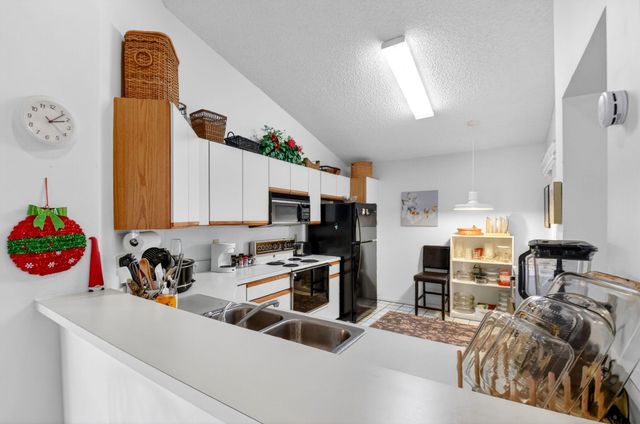 3227 Perimeter Drive, Greenacres, FL 33467