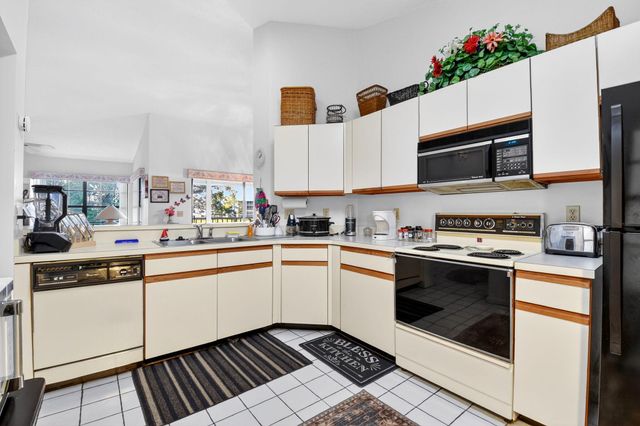 3227 Perimeter Drive, Greenacres, FL 33467