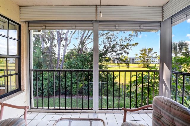 3227 Perimeter Drive, Greenacres, FL 33467