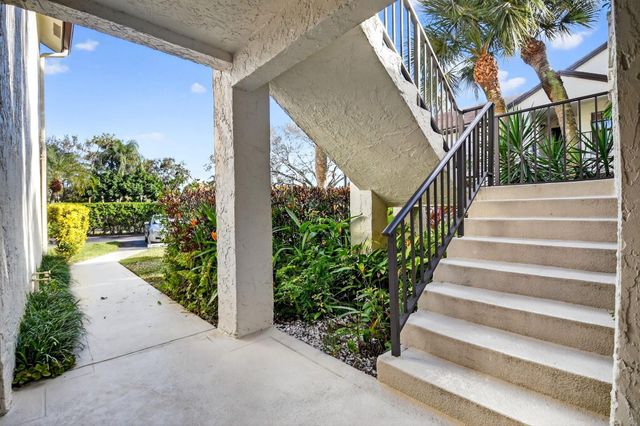 3227 Perimeter Drive, Greenacres, FL 33467