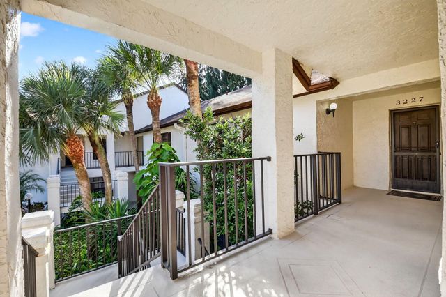 3227 Perimeter Drive, Greenacres, FL 33467