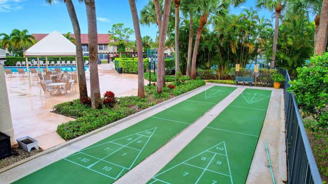 3227 Perimeter Drive, Greenacres, FL 33467