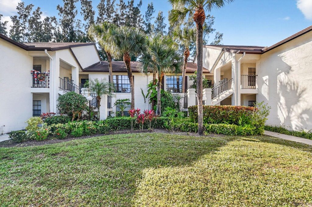 3227 Perimeter Drive, Greenacres, FL 33467