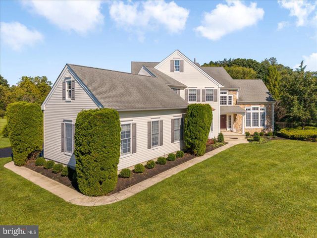 18 SUNFLOWER CIR, Lumberton, NJ 08048