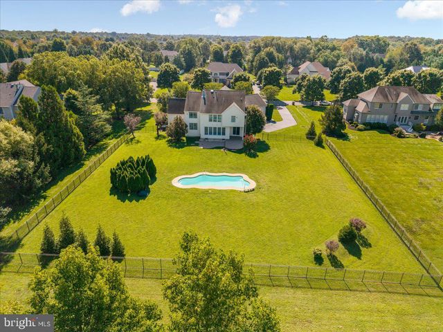 18 SUNFLOWER CIR, Lumberton, NJ 08048