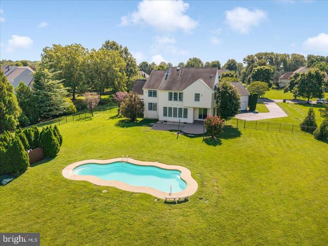 18 SUNFLOWER CIR, Lumberton, NJ 08048