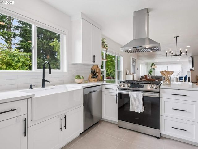 11865 Sw BELVIDERE Pl, Portland, OR 97225