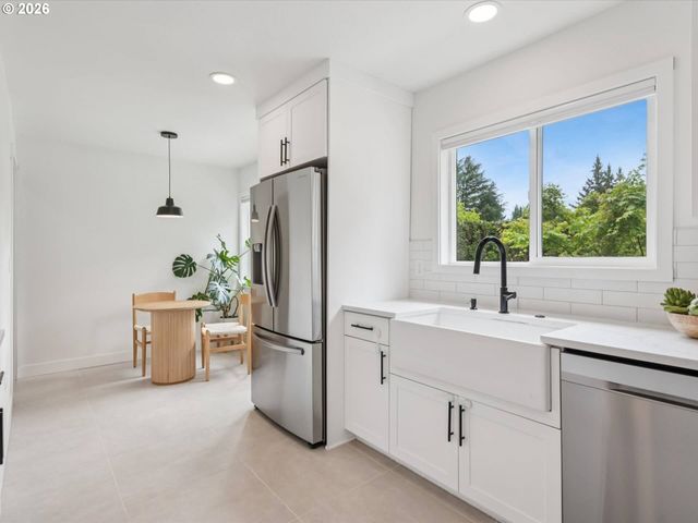 11865 Sw BELVIDERE Pl, Portland, OR 97225