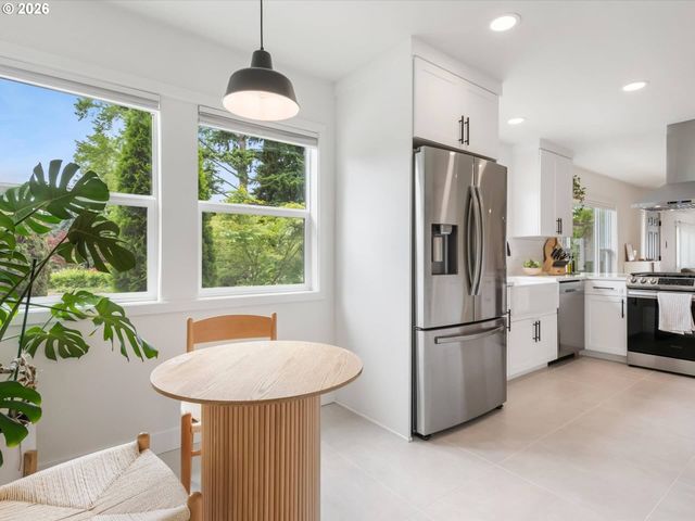 11865 Sw BELVIDERE Pl, Portland, OR 97225