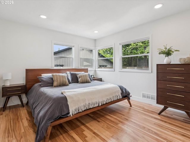 11865 Sw BELVIDERE Pl, Portland, OR 97225