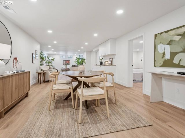 11865 Sw BELVIDERE Pl, Portland, OR 97225