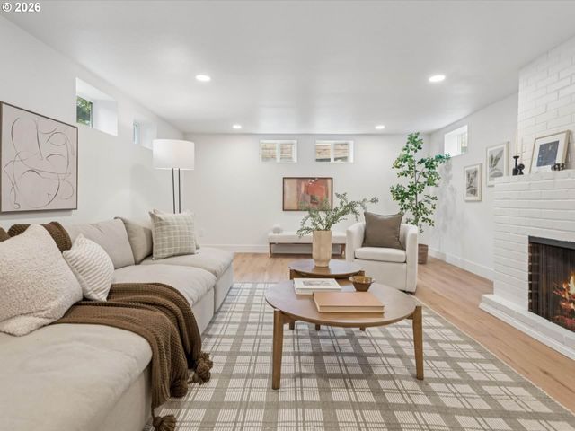 11865 Sw BELVIDERE Pl, Portland, OR 97225