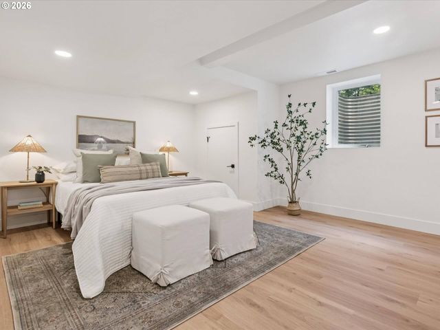 11865 Sw BELVIDERE Pl, Portland, OR 97225