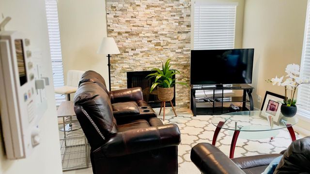 2902 Cole ST 311, Austin, TX 78705