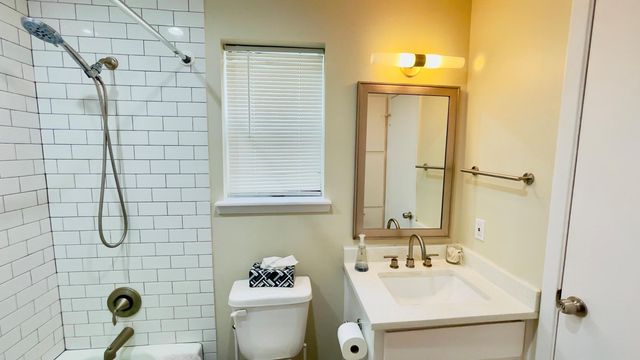 2902 Cole ST 311, Austin, TX 78705