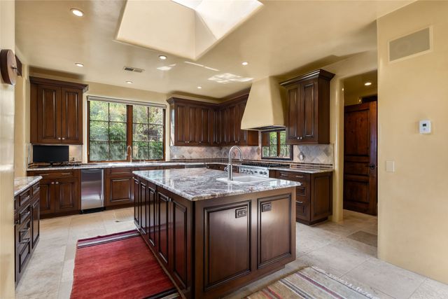 7 Sendero Centro, Santa Fe, NM 87506