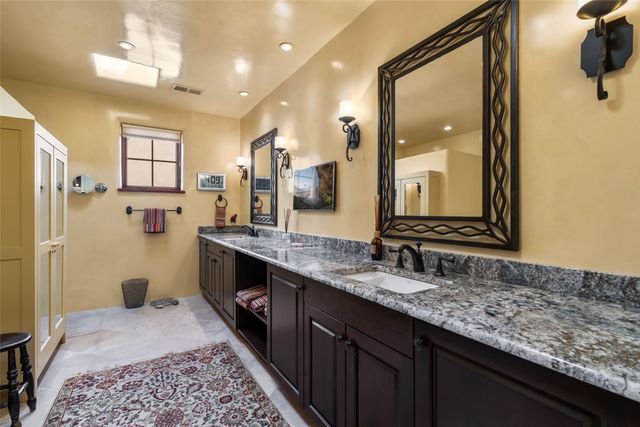 7 Sendero Centro, Santa Fe, NM 87506