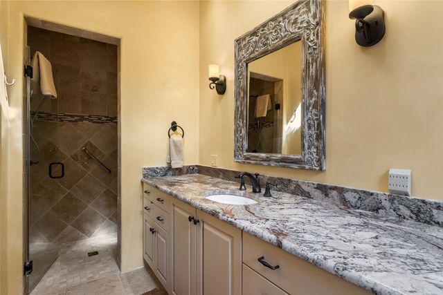 7 Sendero Centro, Santa Fe, NM 87506