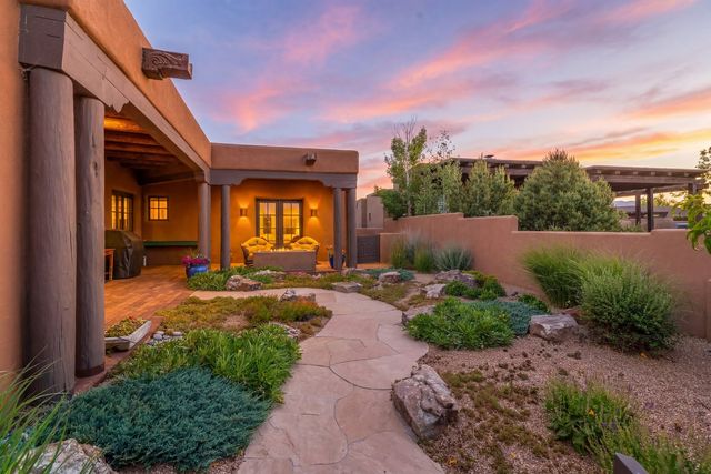 7 Sendero Centro, Santa Fe, NM 87506