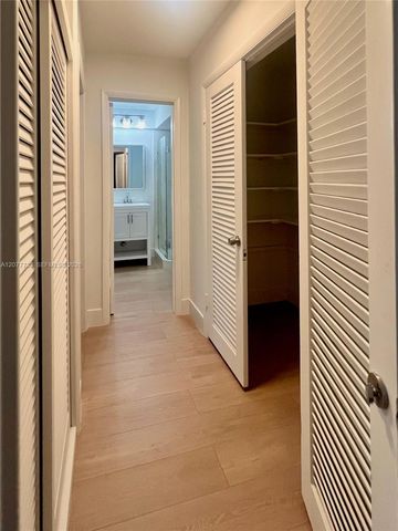 195 Sunrise Drive 8, Key Biscayne, FL 33149