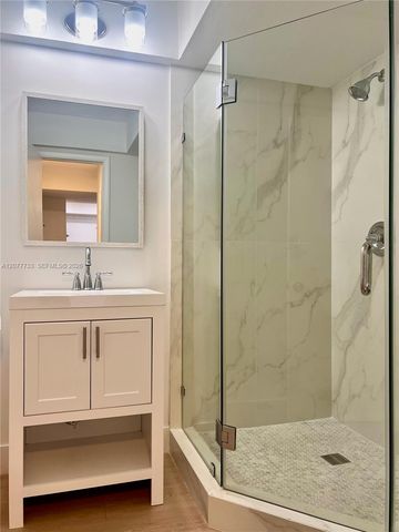195 Sunrise Drive 8, Key Biscayne, FL 33149