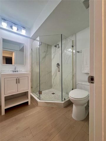 195 Sunrise Drive 8, Key Biscayne, FL 33149