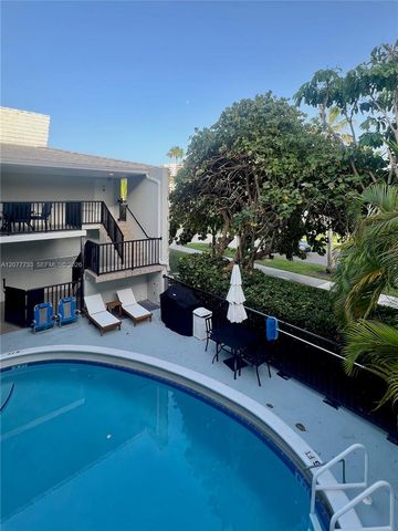 195 Sunrise Drive 8, Key Biscayne, FL 33149