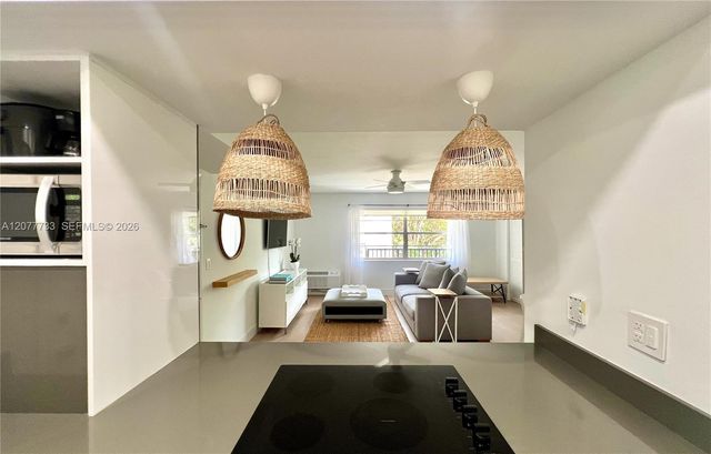 195 Sunrise Drive 8, Key Biscayne, FL 33149