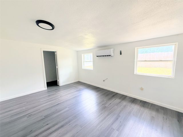 1324 W Morton Street, Denison, TX 75020